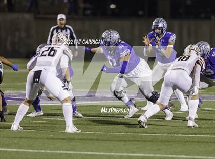 Thumbnail 2 in Llano vs. Edna (UIL 3A D1 Quarterfinal) photogallery.