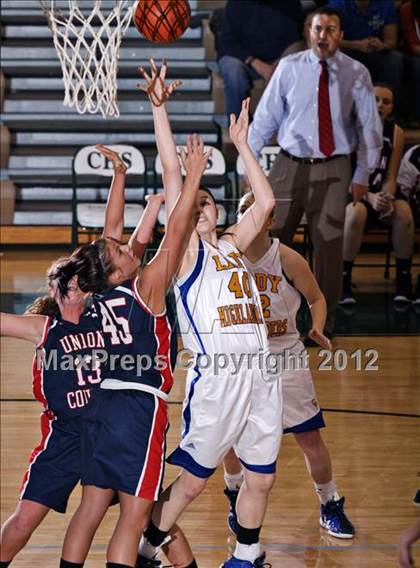 Thumbnail 3 in Union County vs. Gatlinburg-Pittman (D3-AAA playoffs) photogallery.