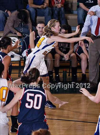 Thumbnail 1 in Union County vs. Gatlinburg-Pittman (D3-AAA playoffs) photogallery.