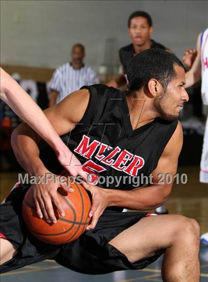 Thumbnail 1 in Reno vs. Miller (Desert Heat Invitational) photogallery.