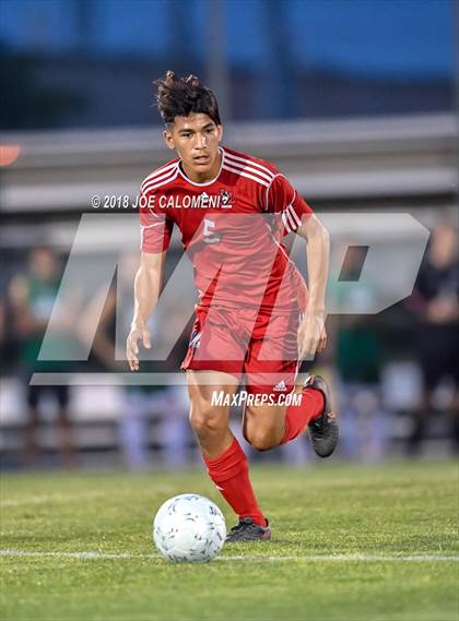 Thumbnail 2 in Reagan [Ronald] vs Juarez-Lincoln (Class 6A Region 4 Semifinal) photogallery.