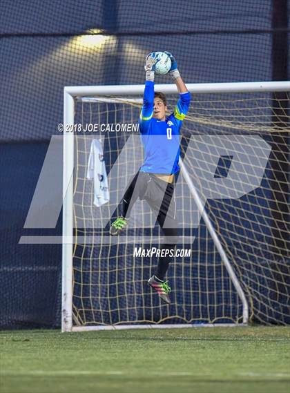 Thumbnail 3 in Reagan [Ronald] vs Juarez-Lincoln (Class 6A Region 4 Semifinal) photogallery.