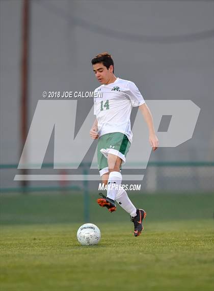 Thumbnail 2 in Reagan [Ronald] vs Juarez-Lincoln (Class 6A Region 4 Semifinal) photogallery.