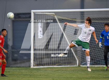 Thumbnail 1 in Reagan [Ronald] vs Juarez-Lincoln (Class 6A Region 4 Semifinal) photogallery.