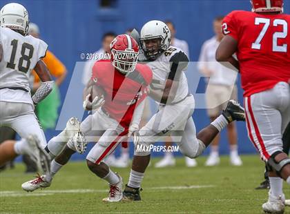 Thumbnail 1 in Plano East vs. Lake Highlands (Cotton Bowl Prep Showcase) photogallery.