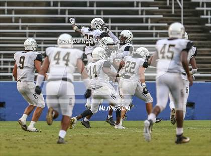 Thumbnail 3 in Plano East vs. Lake Highlands (Cotton Bowl Prep Showcase) photogallery.