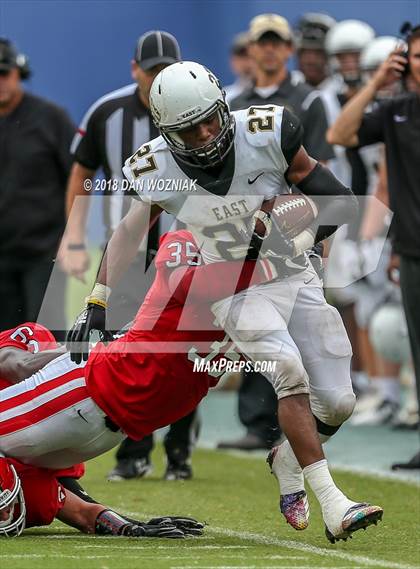 Thumbnail 2 in Plano East vs. Lake Highlands (Cotton Bowl Prep Showcase) photogallery.
