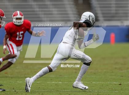 Thumbnail 1 in Plano East vs. Lake Highlands (Cotton Bowl Prep Showcase) photogallery.