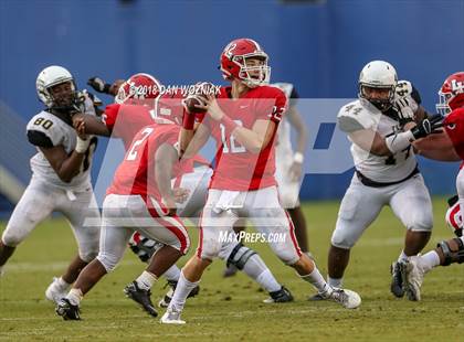 Thumbnail 2 in Plano East vs. Lake Highlands (Cotton Bowl Prep Showcase) photogallery.