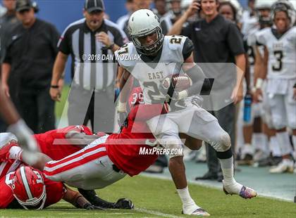 Thumbnail 3 in Plano East vs. Lake Highlands (Cotton Bowl Prep Showcase) photogallery.