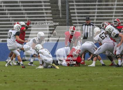 Thumbnail 1 in Plano East vs. Lake Highlands (Cotton Bowl Prep Showcase) photogallery.