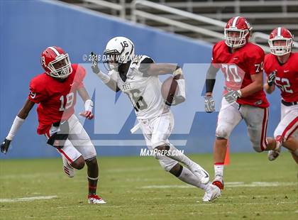 Thumbnail 2 in Plano East vs. Lake Highlands (Cotton Bowl Prep Showcase) photogallery.