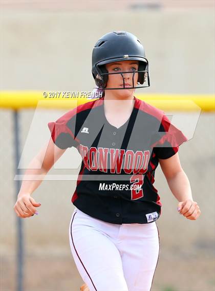 Thumbnail 1 in Ironwood vs. Vista Grande photogallery.
