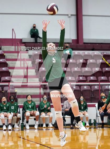 Thumbnail 2 in Magnolia vs. Pflugerville Connally (UIL 5A Area Playoff) photogallery.