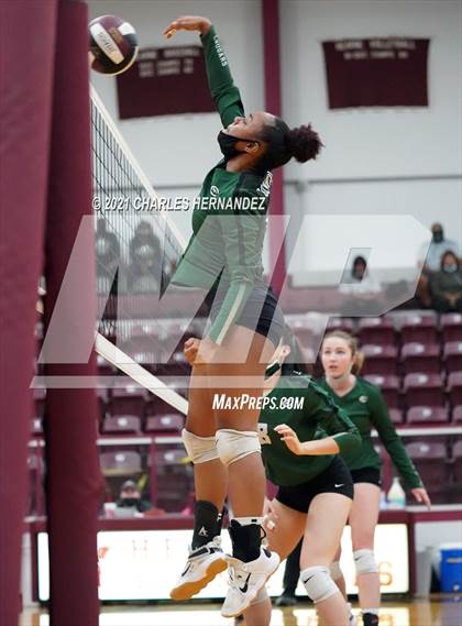Thumbnail 3 in Magnolia vs. Pflugerville Connally (UIL 5A Area Playoff) photogallery.