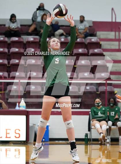 Thumbnail 3 in Magnolia vs. Pflugerville Connally (UIL 5A Area Playoff) photogallery.