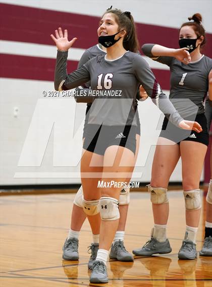 Thumbnail 2 in Magnolia vs. Pflugerville Connally (UIL 5A Area Playoff) photogallery.