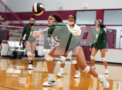 Thumbnail 2 in Magnolia vs. Pflugerville Connally (UIL 5A Area Playoff) photogallery.