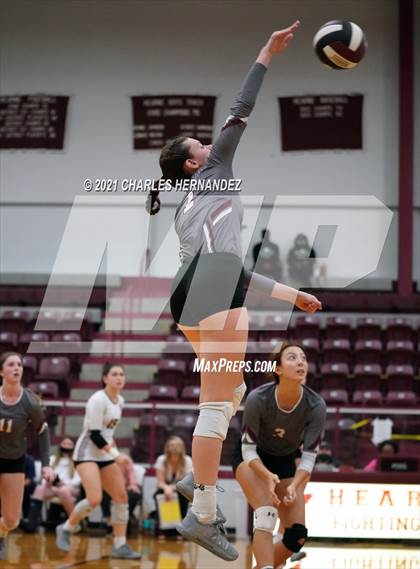 Thumbnail 3 in Magnolia vs. Pflugerville Connally (UIL 5A Area Playoff) photogallery.