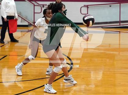 Thumbnail 3 in Magnolia vs. Pflugerville Connally (UIL 5A Area Playoff) photogallery.