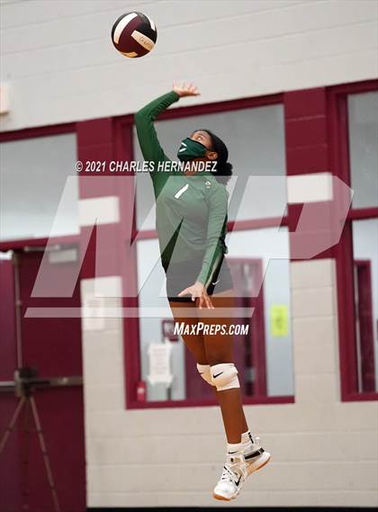 Thumbnail 1 in Magnolia vs. Pflugerville Connally (UIL 5A Area Playoff) photogallery.