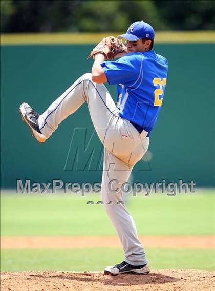 Thumbnail 2 in Anderson vs. Tomball (UIL 5A Area Playoff) photogallery.