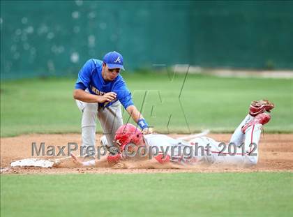 Thumbnail 2 in Anderson vs. Tomball (UIL 5A Area Playoff) photogallery.
