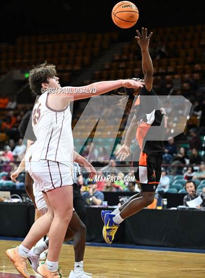 Thumbnail 3 in Windsor vs. Lewis-Palmer (CHSAA 5A Great 8) photogallery.