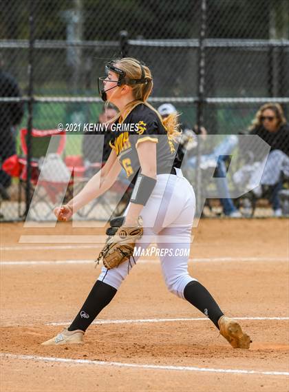 Thumbnail 3 in Sequoyah vs. River Ridge photogallery.