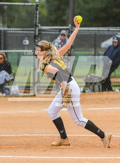 Thumbnail 3 in Sequoyah vs. River Ridge photogallery.