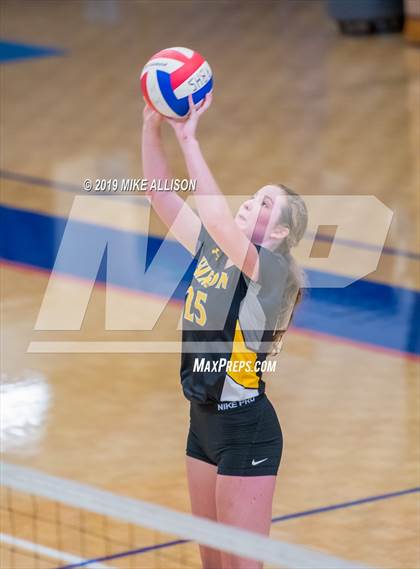 Thumbnail 1 in Hixson vs Ooltewah (Choo Choo Classic) photogallery.