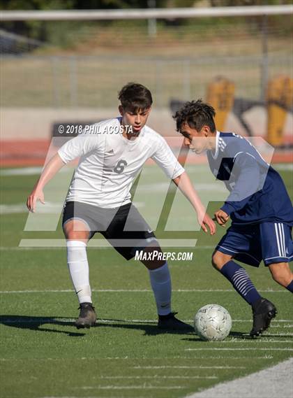 Thumbnail 2 in St. Paul vs Gladstone photogallery.