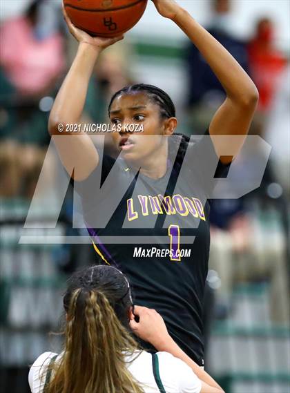 Thumbnail 2 in Lynwood vs. Orangewood Academy photogallery.