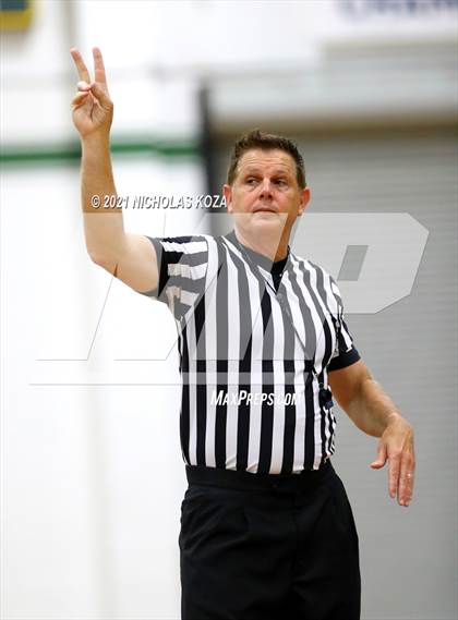 Thumbnail 2 in Lynwood vs. Orangewood Academy photogallery.