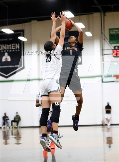 Thumbnail 3 in Lynwood vs. Orangewood Academy photogallery.