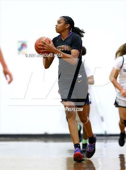 Thumbnail 2 in Lynwood vs. Orangewood Academy photogallery.