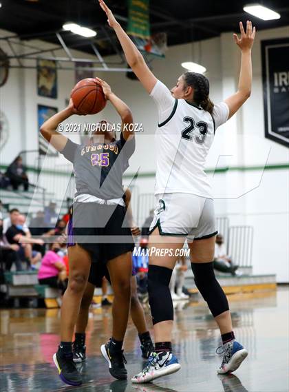 Thumbnail 1 in Lynwood vs. Orangewood Academy photogallery.