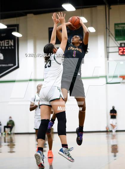 Thumbnail 2 in Lynwood vs. Orangewood Academy photogallery.