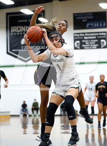 Thumbnail 2 in Lynwood vs. Orangewood Academy photogallery.