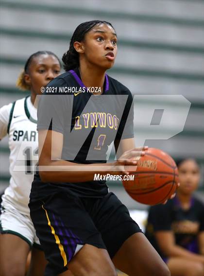 Thumbnail 3 in Lynwood vs. Orangewood Academy photogallery.