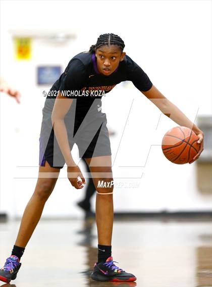 Thumbnail 2 in Lynwood vs. Orangewood Academy photogallery.