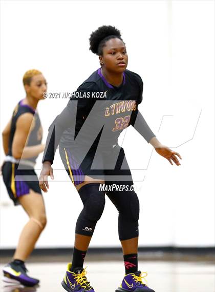Thumbnail 3 in Lynwood vs. Orangewood Academy photogallery.