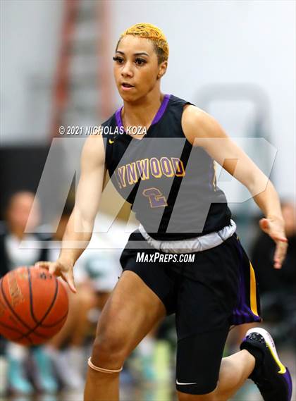 Thumbnail 3 in Lynwood vs. Orangewood Academy photogallery.