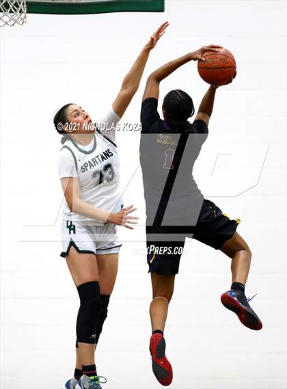 Thumbnail 3 in Lynwood vs. Orangewood Academy photogallery.