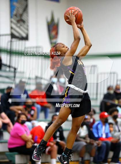 Thumbnail 3 in Lynwood vs. Orangewood Academy photogallery.