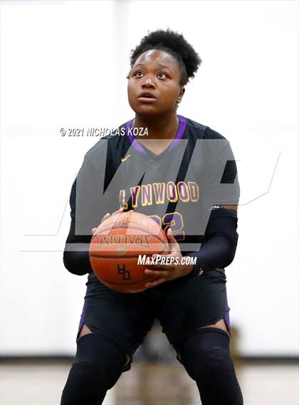 Thumbnail 3 in Lynwood vs. Orangewood Academy photogallery.