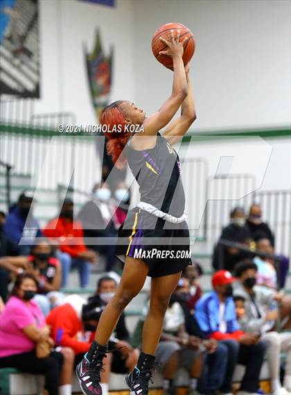Thumbnail 2 in Lynwood vs. Orangewood Academy photogallery.