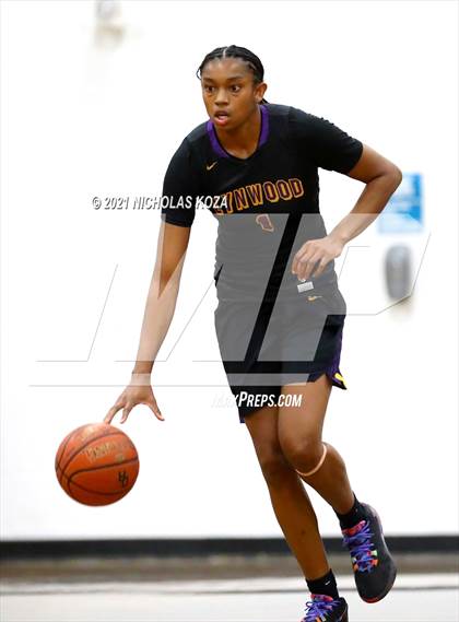 Thumbnail 3 in Lynwood vs. Orangewood Academy photogallery.
