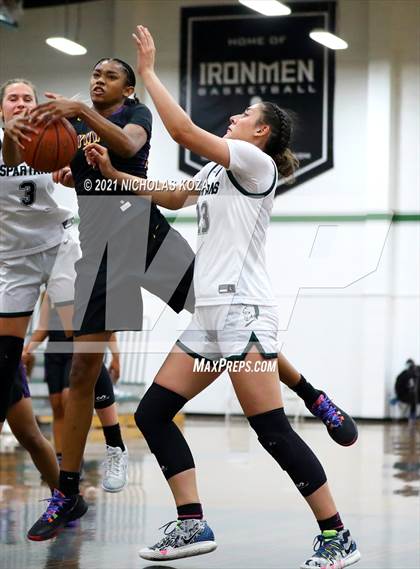 Thumbnail 2 in Lynwood vs. Orangewood Academy photogallery.