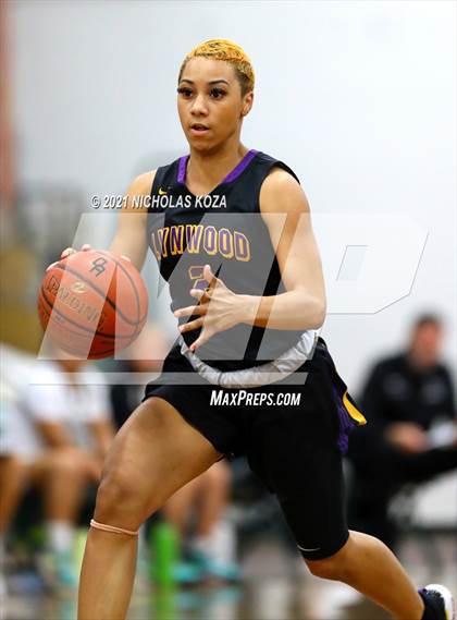 Thumbnail 2 in Lynwood vs. Orangewood Academy photogallery.